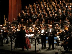 Solisten und hohe Chorstimmen Solisten und hohe Chorstimmen